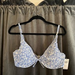 Hollister blue floral underwire bikini top BRAND NEW NEVER WORN